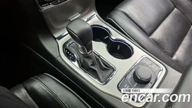 Jeep Grand Cherokee 2019 — Şəkil 15/20