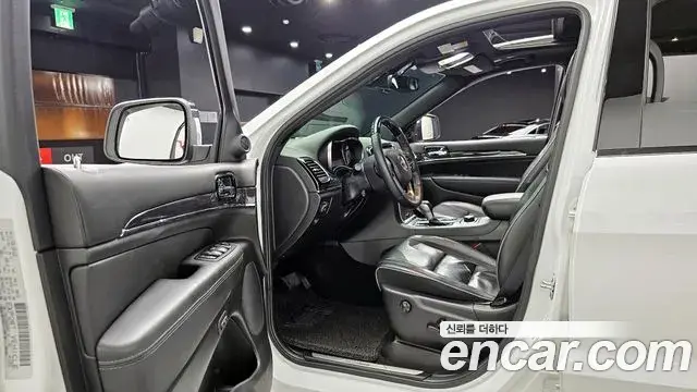 Jeep Grand Cherokee 2019 — Şəkil 20/20