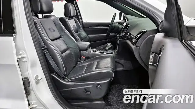 Jeep Grand Cherokee 2019 — Şəkil 10/20