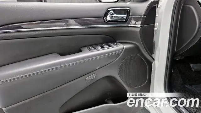Jeep Grand Cherokee 2019 — Şəkil 19/20