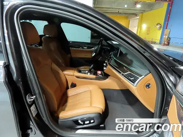 BMW 7 Series 2022 — ფოტო 13/20