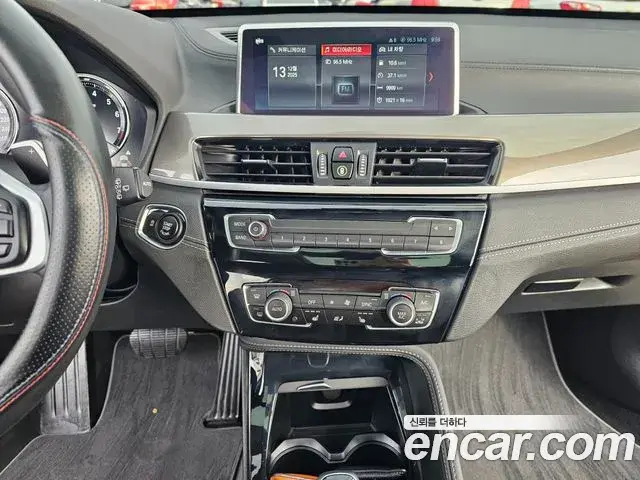 BMW X1 2021 — ფოტო 6/20