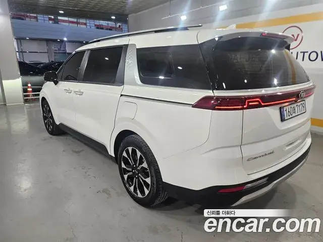 Kia Carnival 2021 — Фото 2/16