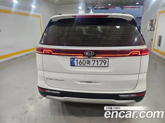 Kia Carnival 2021 — Фото 4/16