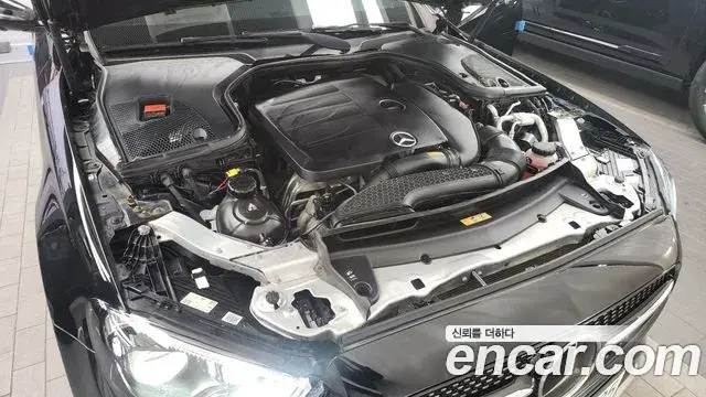 Mercedes-Benz E-Class 2021 — Фото 6/20