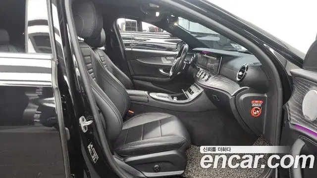 Mercedes-Benz E-Class 2021 — Фото 11/20