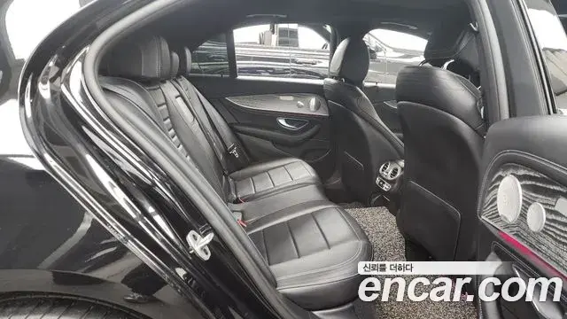 Mercedes-Benz E-Class 2021 — Фото 12/20