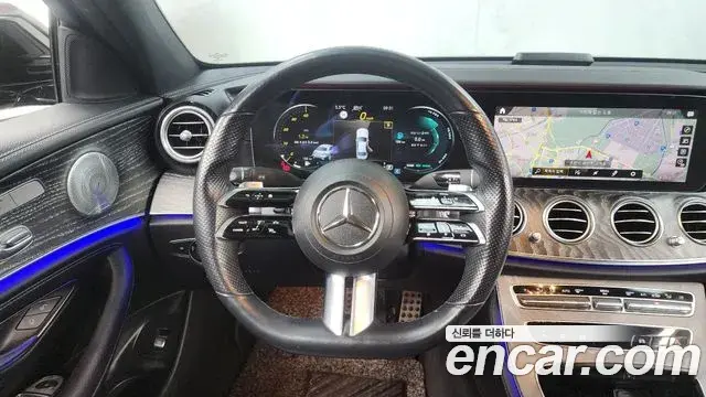Mercedes-Benz E-Class 2021 — Фото 13/20