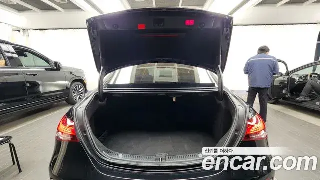 Mercedes-Benz E-Class 2021 — Фото 20/20