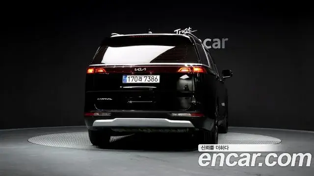 Kia Carnival 2021 — Фото 4/20