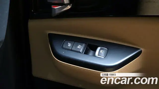 Kia Carnival 2021 — Фото 19/20