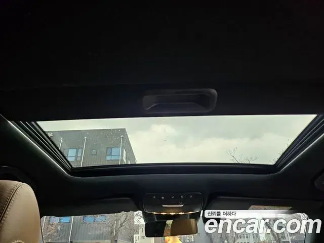 Mercedes-Benz E-Class 2022 — Photo 17/20