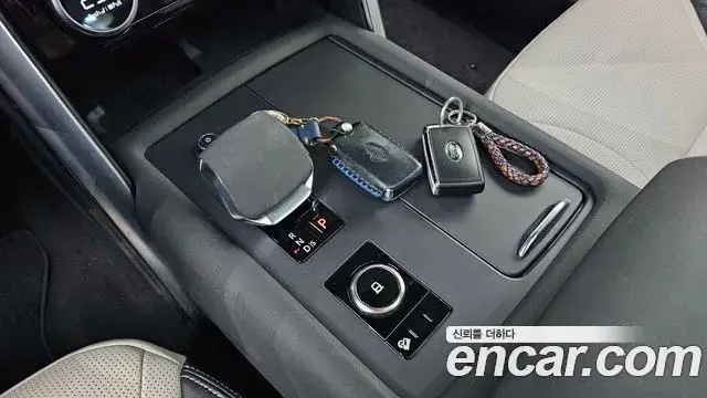 Land Rover Discovery 5 2022 — Фото 7/20