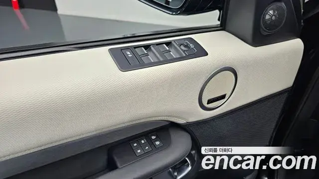 Land Rover Discovery 5 2022 — Фото 17/20