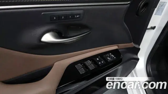Lexus ES300h 2022 — Фото 11/20