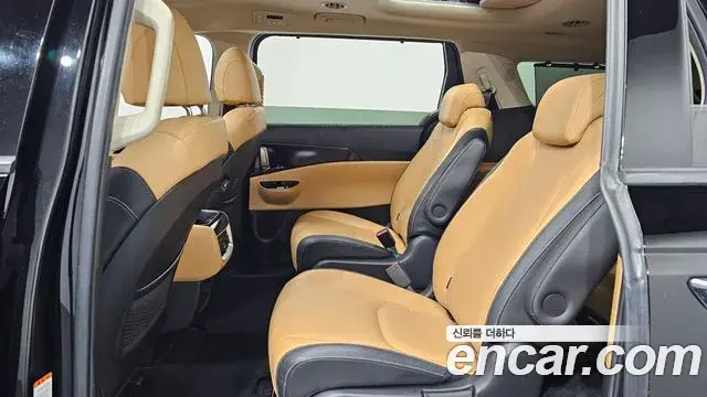 Kia Carnival 2021 — Şəkil 14/20