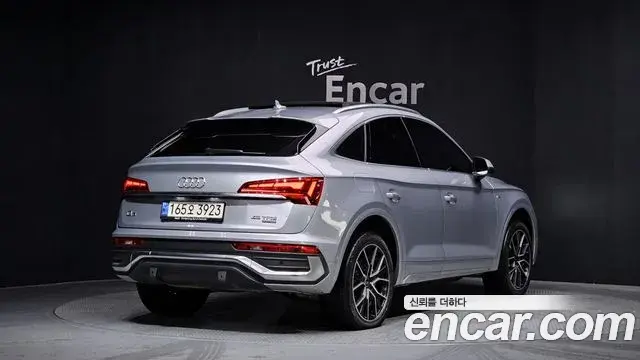 Audi Q5 2022 — Фото 2/20