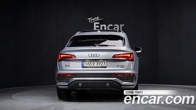 Audi Q5 2022 — Фото 4/20