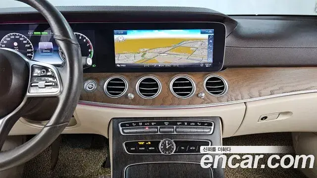 Mercedes-Benz E-Class 2020 — Şəkil 1/20