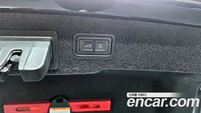 Audi A8 2020 — ფოტო 1/20