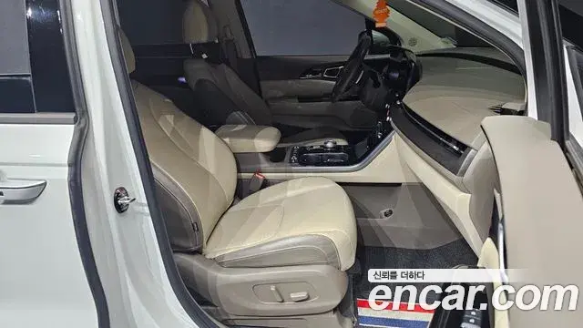 Kia Carnival 2020 — Şəkil 10/20