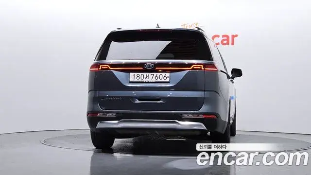 Kia Carnival 2021 — Photo 18/20