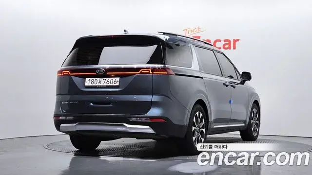 Kia Carnival 2021 — Photo 15/20