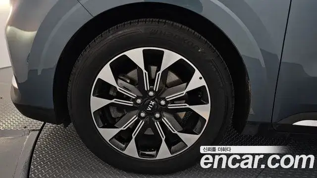 Kia Carnival 2021 — Photo 2/20