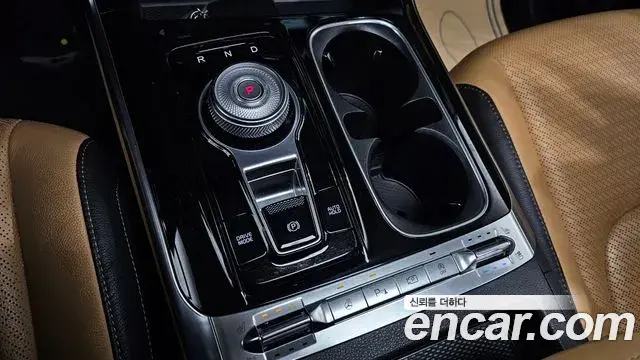 Kia Carnival 2021 — Photo 12/20