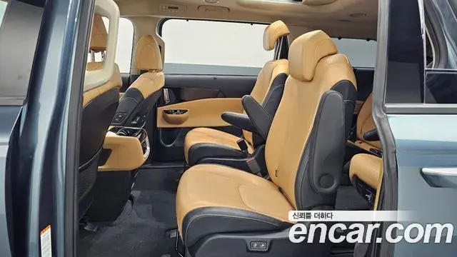 Kia Carnival 2021 — Photo 19/20