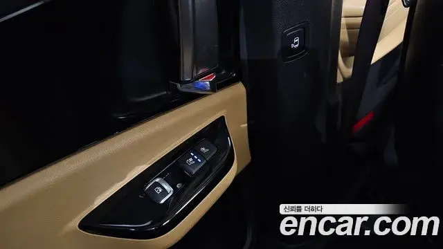Kia Carnival 2021 — Photo 8/20
