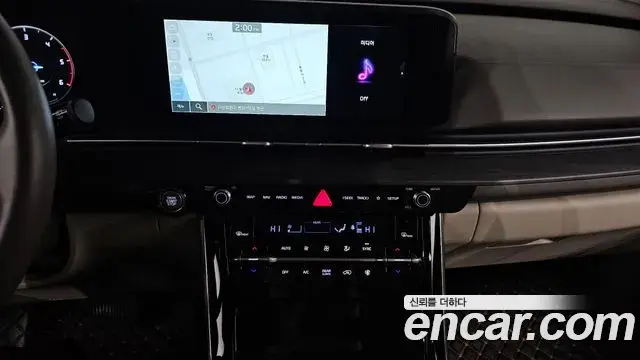 Kia Carnival 2022 — Şəkil 17/20