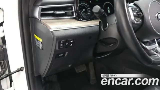 Kia K5 2020 — ფოტო 4/20