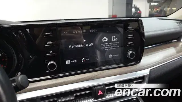 Kia K5 2020 — ფოტო 10/20