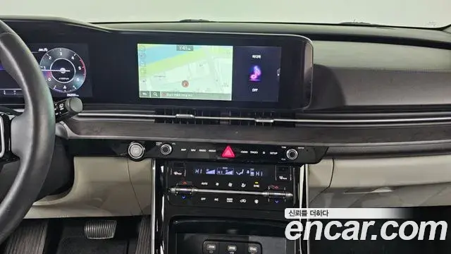 Kia Carnival 2022 — Photo 19/20