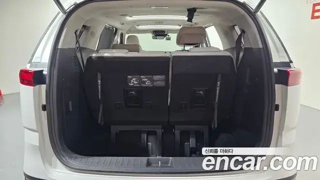 Kia Carnival 2022 — Photo 9/20