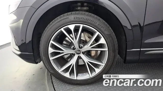 Audi Q8 2021 — ფოტო 18/20