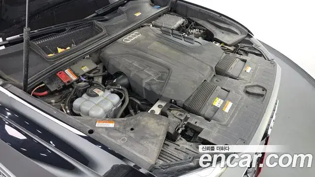Audi Q8 2021 — ფოტო 16/20