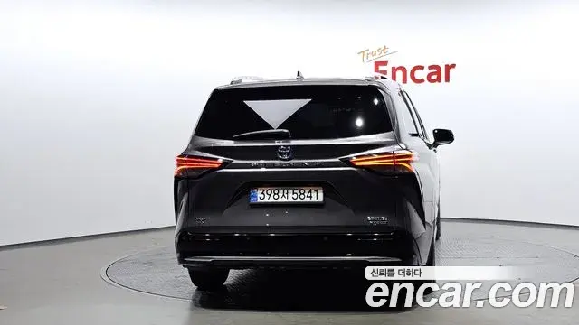 Toyota Sienna 2023 — Photo 6/20