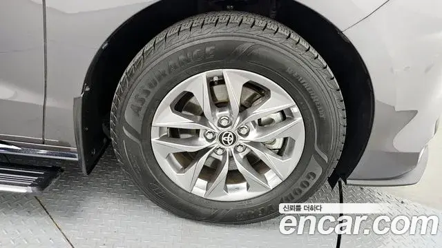 Toyota Sienna 2023 — Photo 16/20