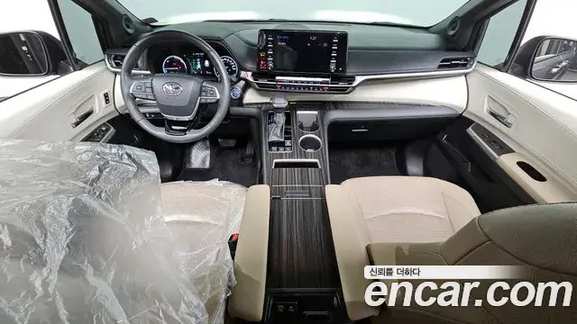 Toyota Sienna 2023 — Photo 18/20