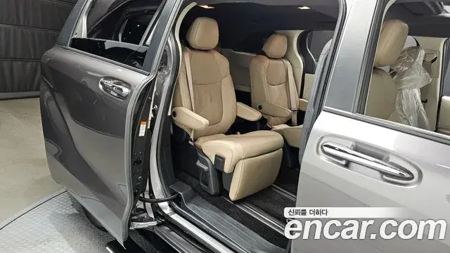Toyota Sienna 2023 — Photo 3/20