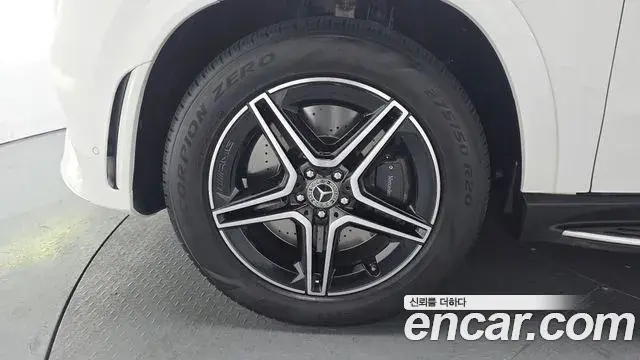 Mercedes-Benz GLE-Class 2021 — Photo 14/20