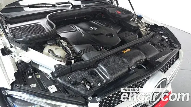 Mercedes-Benz GLE-Class 2021 — Photo 8/20