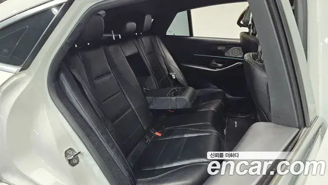 Mercedes-Benz GLE-Class 2021 — Photo 6/20