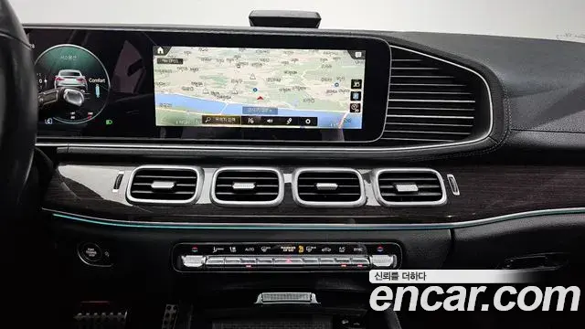 Mercedes-Benz GLE-Class 2021 — Photo 3/20