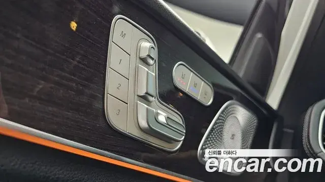 Mercedes-Benz GLE-Class 2021 — Photo 10/20