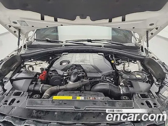 Land Rover Range Rover Velar 2018 — ფოტო 18/18