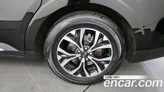 Kia Carnival 2020 — Фото 4/20