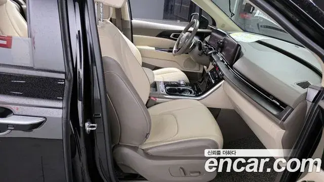 Kia Carnival 2020 — Фото 12/20